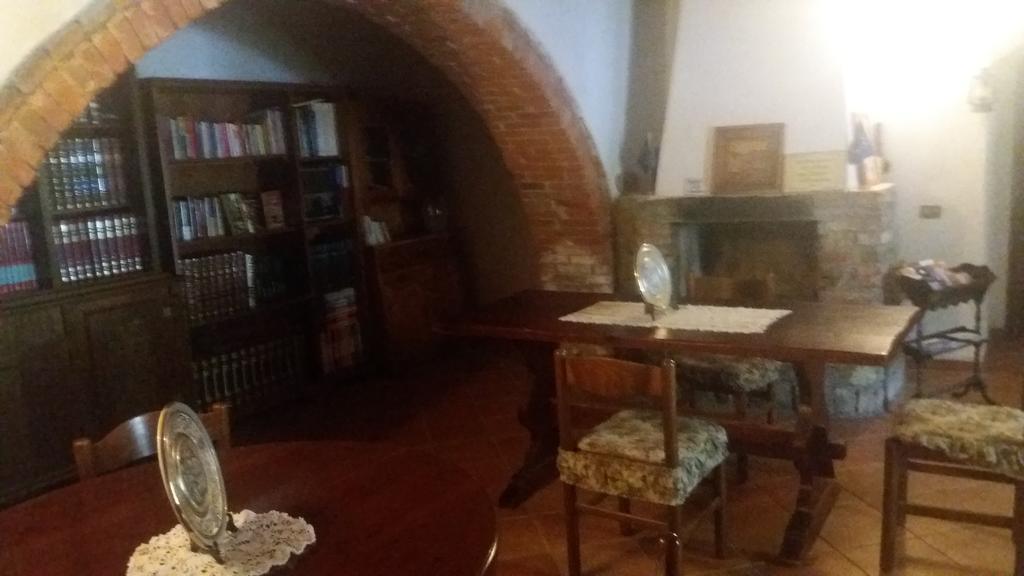 Bed and Breakfast Azzurre Beb Laterina Екстер'єр фото