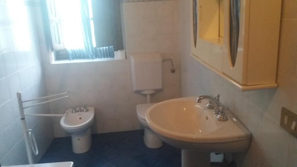 Bed and Breakfast Azzurre Beb Laterina Екстер'єр фото