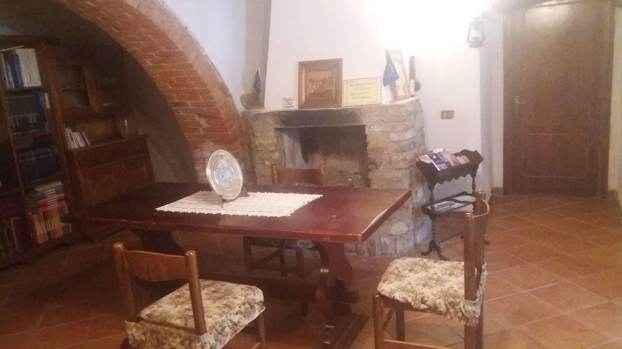 Bed and Breakfast Azzurre Beb Laterina Екстер'єр фото