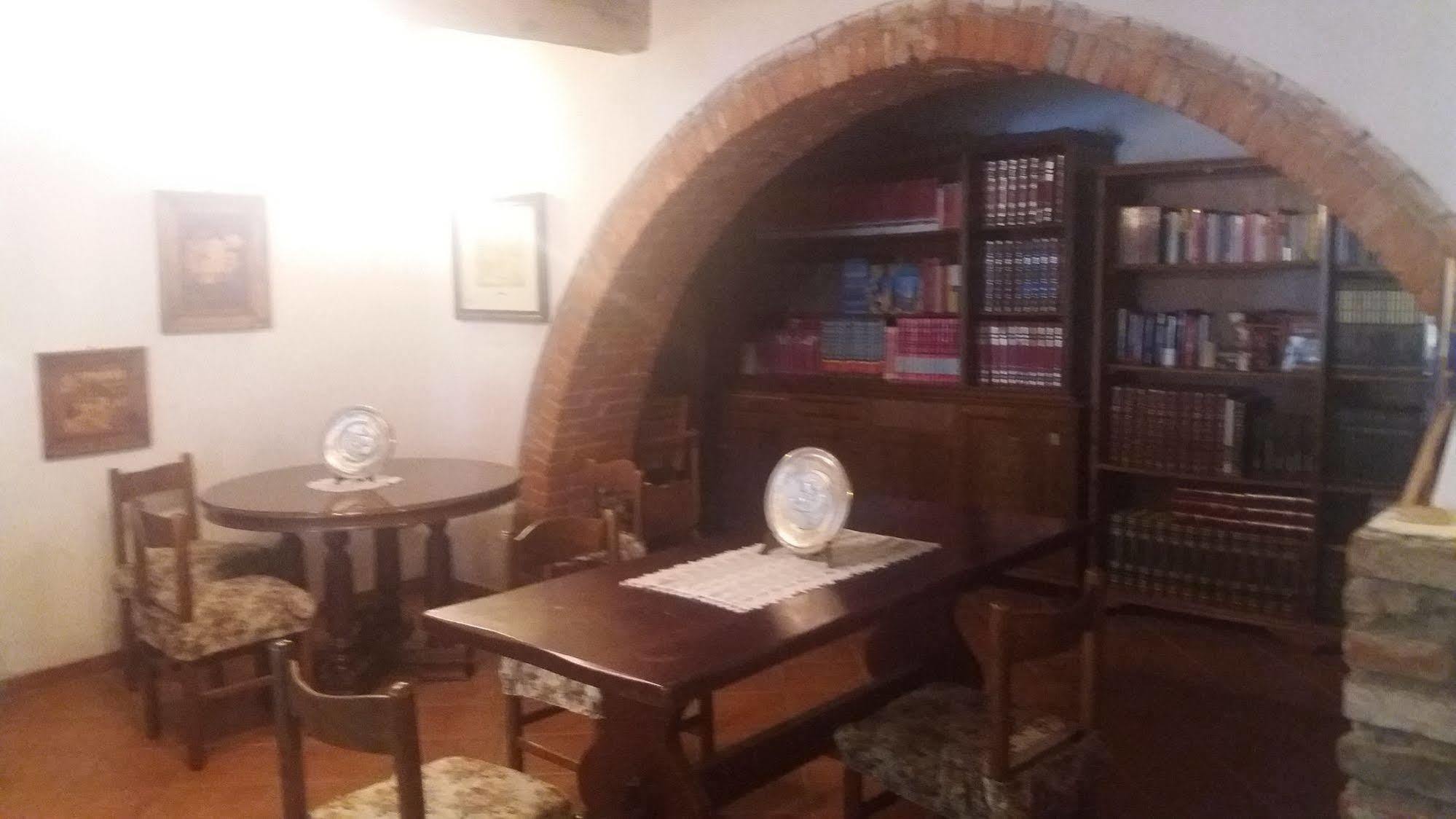 Bed and Breakfast Azzurre Beb Laterina Екстер'єр фото
